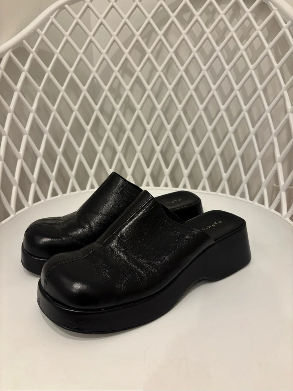 MAGUIRE Black Leather Slip-On Women’s Loafers